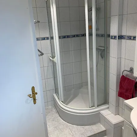 Grosse Mit 2 Schlafzimmern In Koerbecke Мёнезе