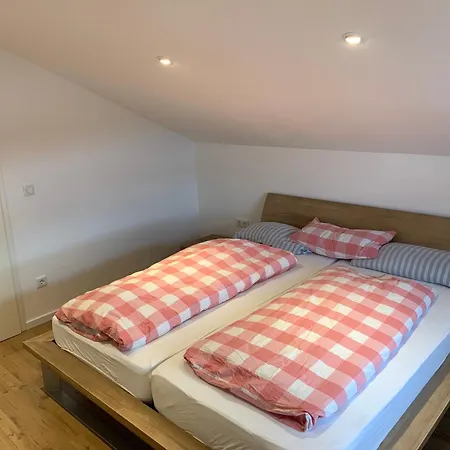 شقة Grosse Mit 2 Schlafzimmern In Koerbecke *