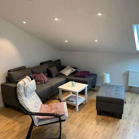 Grosse Mit 2 Schlafzimmern In Koerbecke