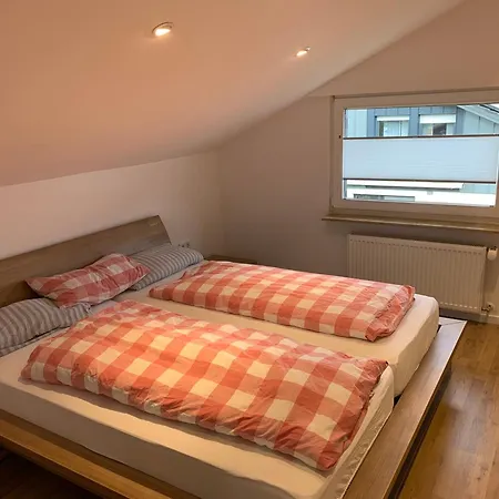 Grosse Mit 2 Schlafzimmern In Koerbecke شقة