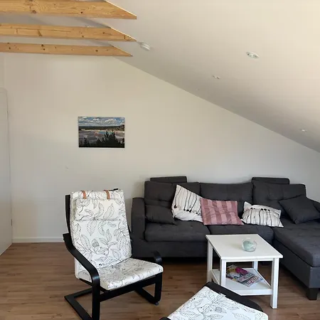 شقة Grosse Mit 2 Schlafzimmern In Koerbecke