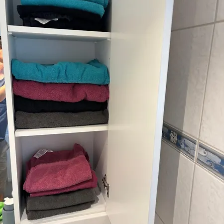 شقة Grosse Mit 2 Schlafzimmern In Koerbecke