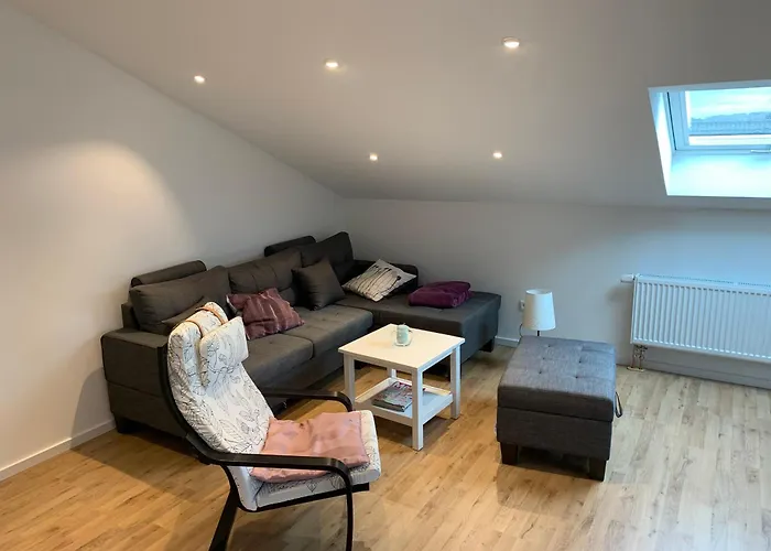 Grosse Mit 2 Schlafzimmern In Koerbecke