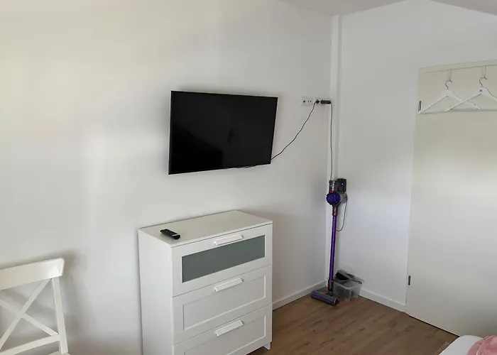 Grosse Mit 2 Schlafzimmern In Koerbecke Appartement *